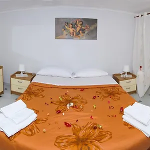 Welcome House Naples