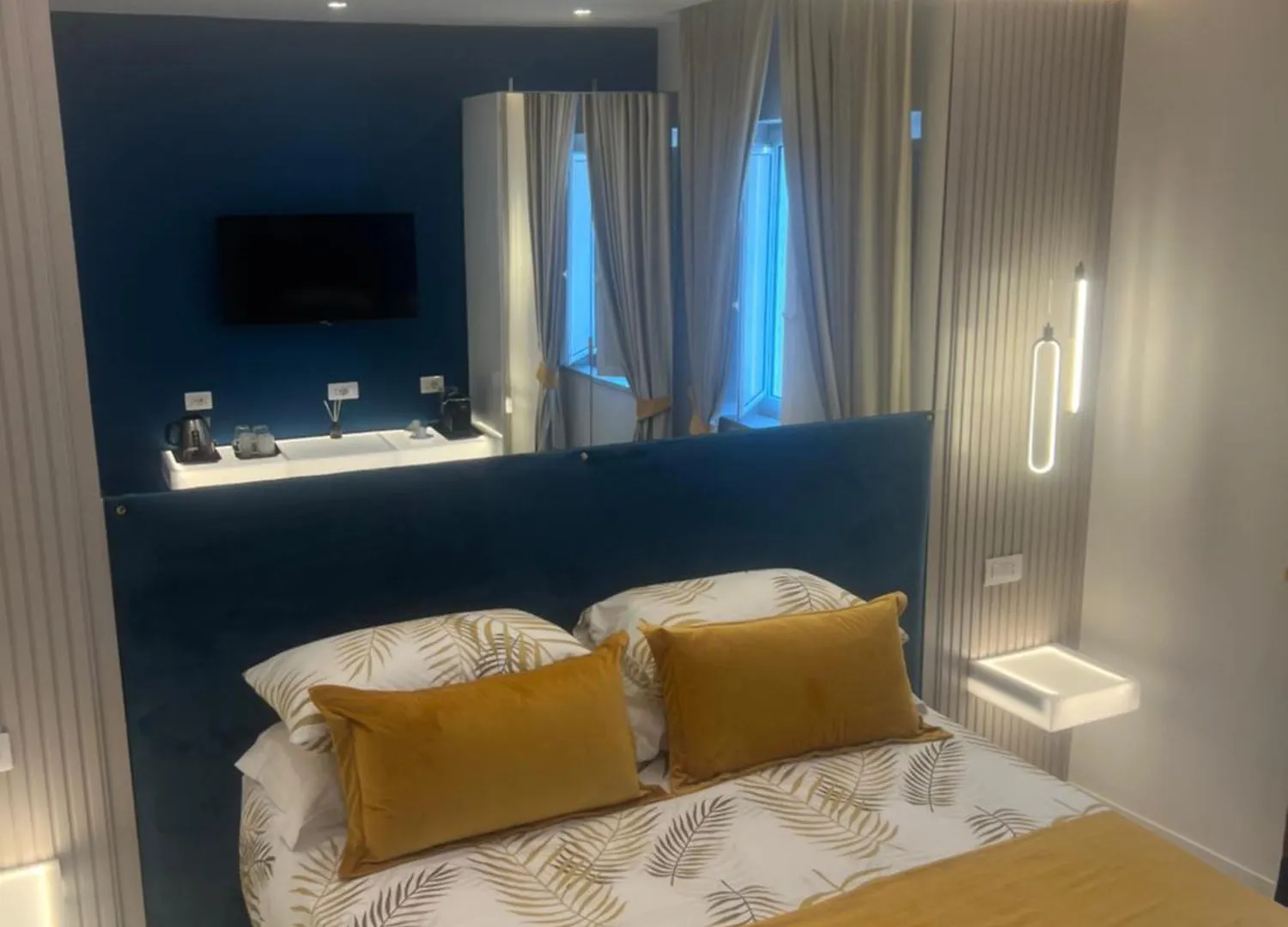 La Lepre Artemide Bed & Breakfast Naples 0*,  Italy